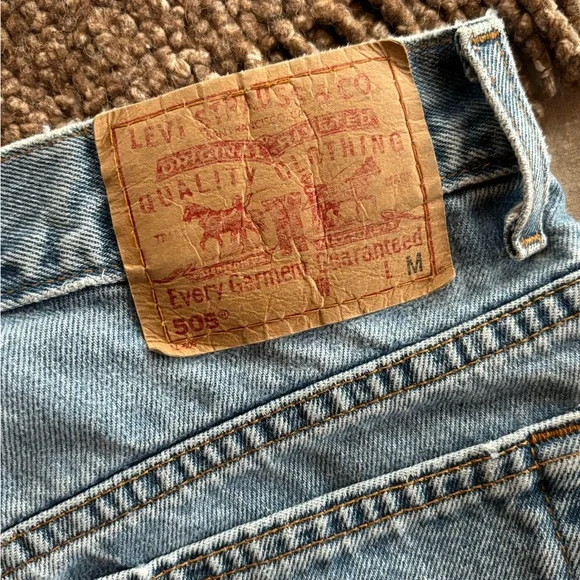Vintage Distressed Levi’s 505 Jeans - Picture 4 of 9